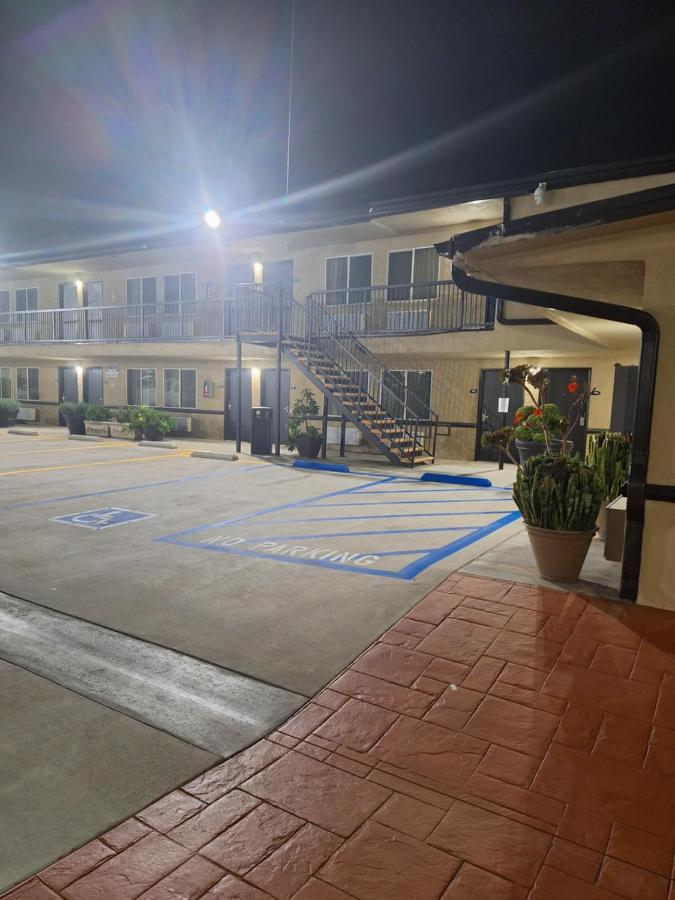 Portofino Inn Burbank Exterior photo